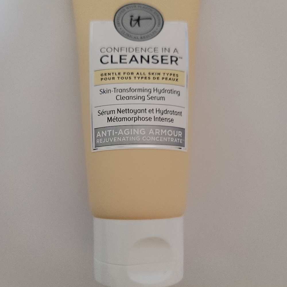 It cosmetic cleanser